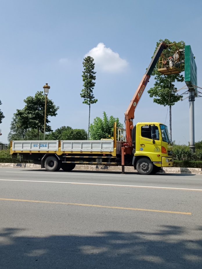 Chuyên cho thuê xe cẩu hàng giá rẻ - Công ty Vận tải & Chuyển Dọn Nhà 247