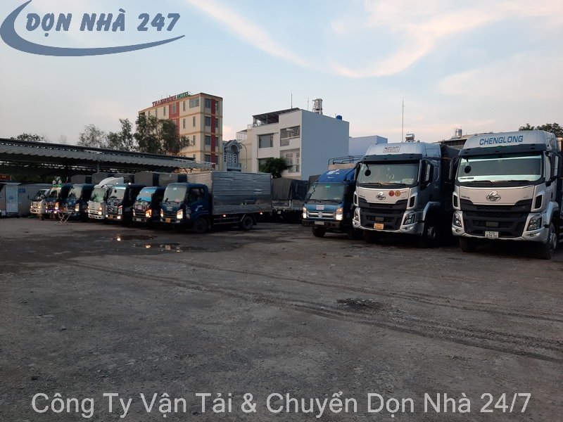 Thuê xe tải chở hàng giúp khách hàng giải quyết vấn đề vận chuyển vật liệu xây dựng.