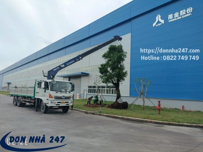 Xe tải chở hàng Khu công nghiệp Cầu cảng Phước Đông
