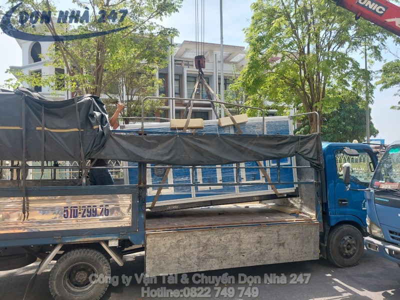 Xe Tải Chở Hàng Tại Cụm công nghiệp Phú Chánh